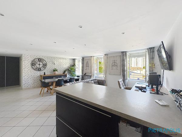EN EXCLUSIVITÉ – Coup de cœur au cœur de Tarare : appartement de 96m² avec 3 chambres et une cave