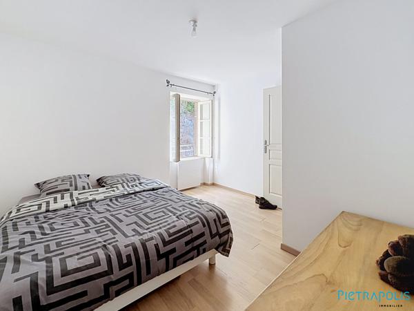 EN EXCLUSIVITÉ – Coup de cœur au cœur de Tarare : appartement de 96m² avec 3 chambres et une cave
