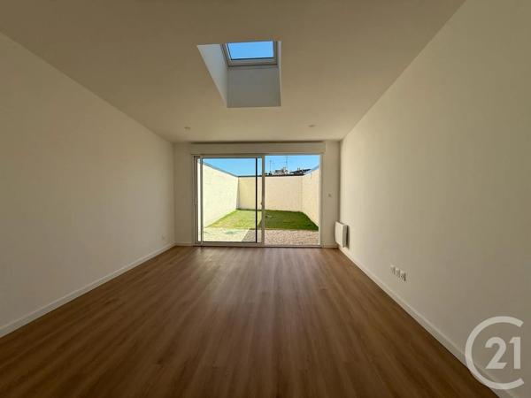 Maison à vendre  5 pièces - 109 m 2   AMIENS  - 80