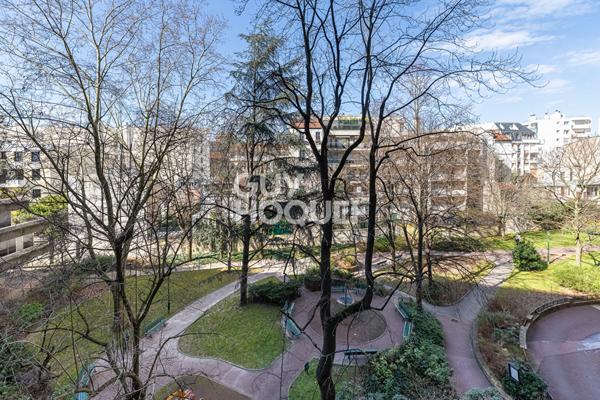 Appartement 1 pièce(s) 36 m2 Rés. Sénior/7500 m2 Paris 15