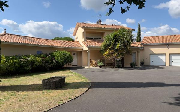 Maison à vendre    4 pièces • 234 m2 Brigueuil