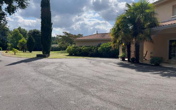 Maison à vendre    4 pièces • 234 m2 Brigueuil