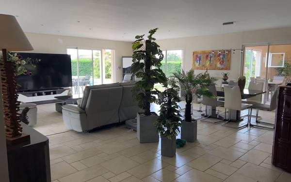 Maison à vendre    4 pièces • 234 m2 Brigueuil