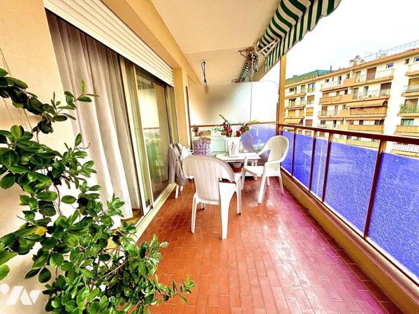 Roquebrune-Cap-Martin, CARNOLES, 4 pièces de 76 m², 4 balcons, parking et cave
