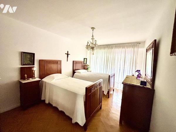 Roquebrune-Cap-Martin, CARNOLES, 4 pièces de 76 m², 4 balcons, parking et cave