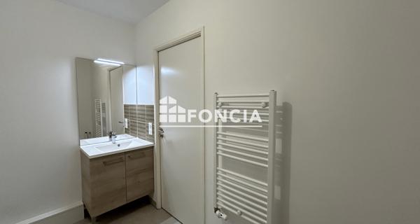 Location Appartement 3 pièces 61.99 m² - Bordeaux 33100