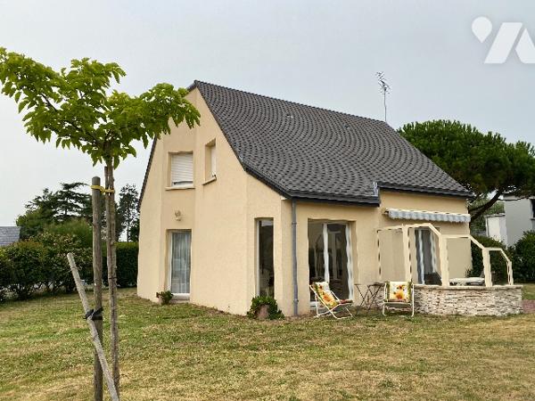 Une maison de 100 m², proche de la mer, dotée d’un terrain de 708 m², 4 chambres.