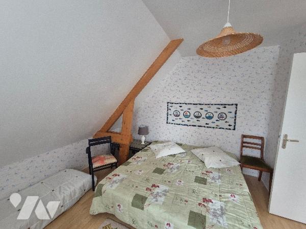 Une maison de 100 m², proche de la mer, dotée d’un terrain de 708 m², 4 chambres.