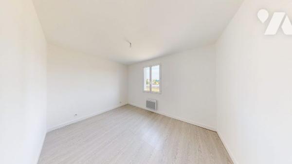 MAISON DE PLAIN PIED - ST JEAN DE LA RIVIERE