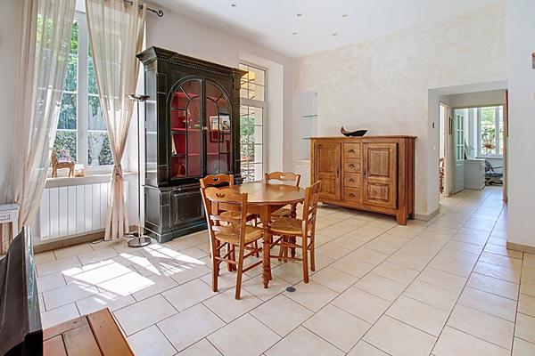 A VENDRE Appartement 3 pièces de 70m² - rez de jardin 216m² - Garage - cave - proche village