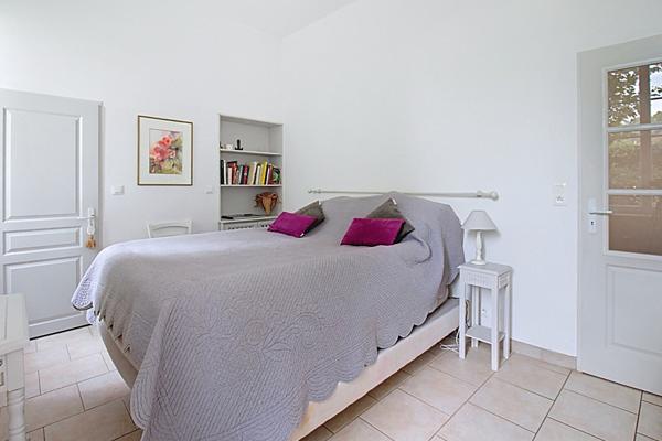 A VENDRE Appartement 3 pièces de 70m² - rez de jardin 216m² - Garage - cave - proche village