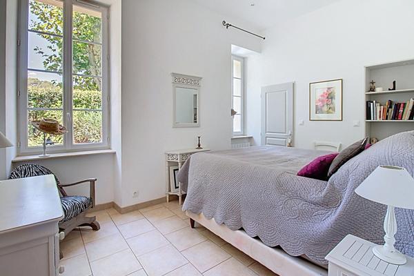 A VENDRE Appartement 3 pièces de 70m² - rez de jardin 216m² - Garage - cave - proche village