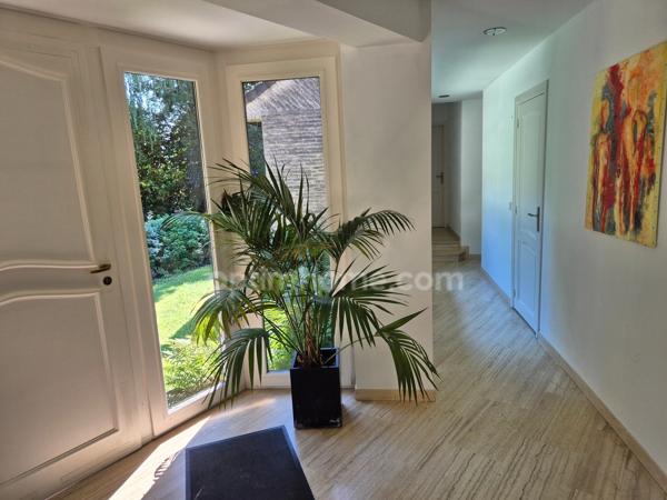 Maison individuelle 5 chambres offrant 206m2 hab sur parcelle de 2627m2