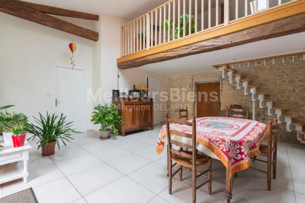 Grande maison en pierre avec T2 attenant et dépendances - La Brède