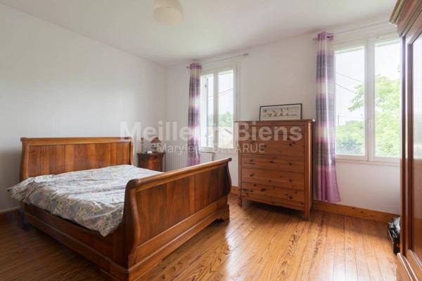 Grande maison en pierre avec T2 attenant et dépendances - La Brède