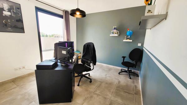 Propriété contemporaine à VENTABREN 360m² Maison, bureaux, appartement, garages