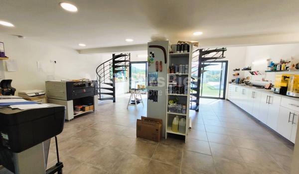 Propriété contemporaine à VENTABREN 360m² Maison, bureaux, appartement, garages