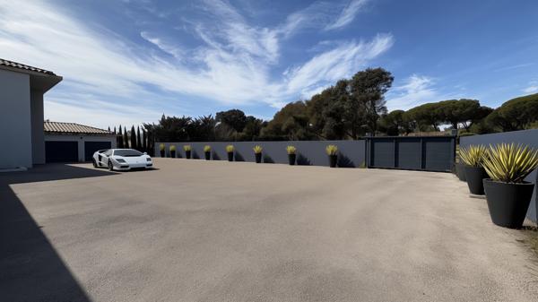 Propriété contemporaine à VENTABREN 360m² Maison, bureaux, appartement, garages