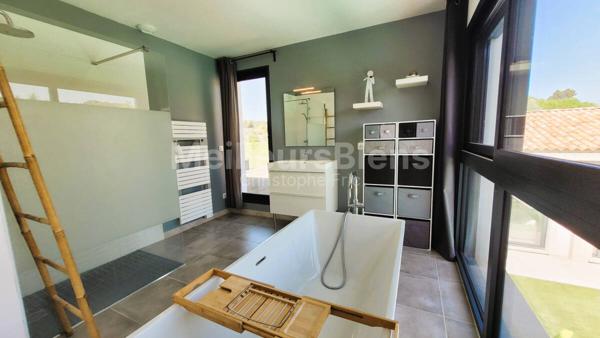 Propriété contemporaine à VENTABREN 360m² Maison, bureaux, appartement, garages