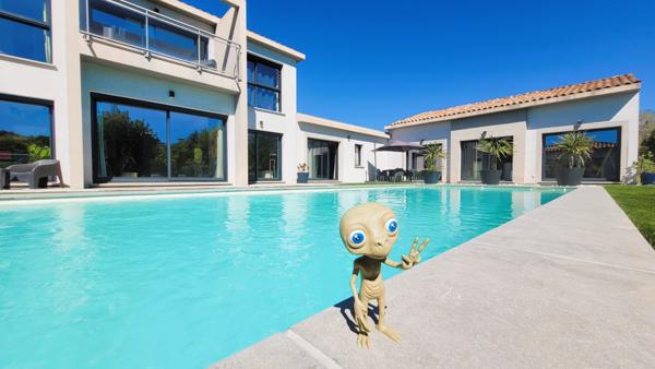 Propriété contemporaine à VENTABREN 360m² Maison, bureaux, appartement, garages