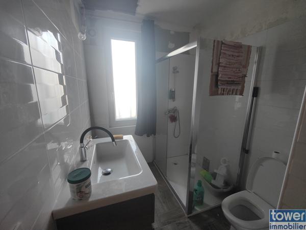 A saisir maison de ville de 3 chambres dressing, cour