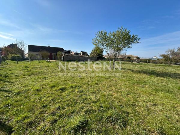 Terrain à bâtir au coeur de Cérans-Foulletourte, à 5 minutes à pied de toutes les commodités !