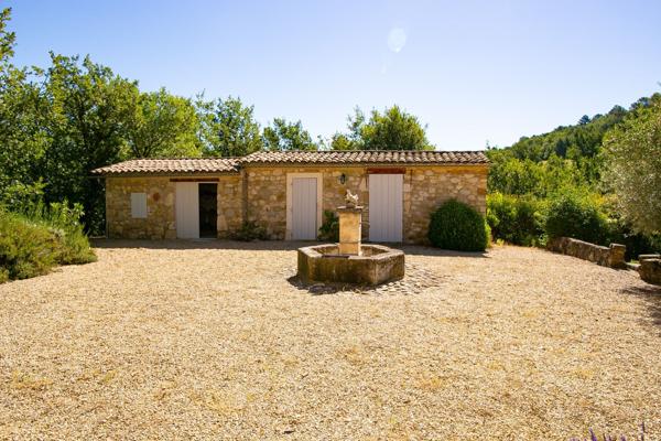 Vente Maison de luxe Céreste 15 Pièces 220 m²
