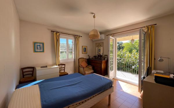 Maison à vendre    5 pièces •  Toulon