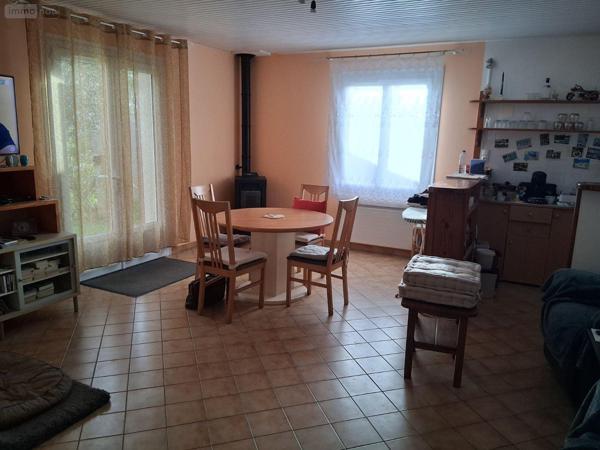 Pavillon à vendre à Saint-Bonnet-sur-Gironde en Charente-Maritime (17150), ref : 33082/341