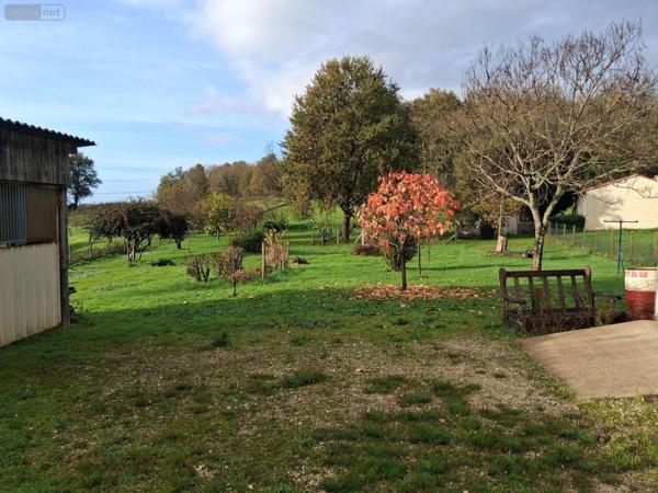 Pavillon à vendre à Saint-Bonnet-sur-Gironde en Charente-Maritime (17150), ref : 33082/341