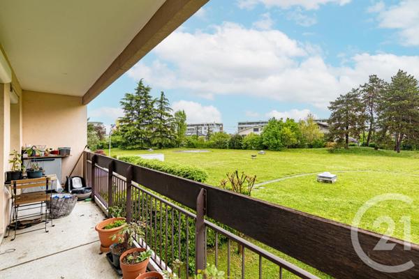 Appartement F4 à vendre  4 pièces - 98,99 m2 ECHIROLLES - 38