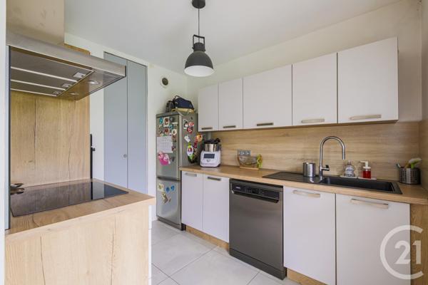 Appartement F4 à vendre  4 pièces - 98,99 m2 ECHIROLLES - 38