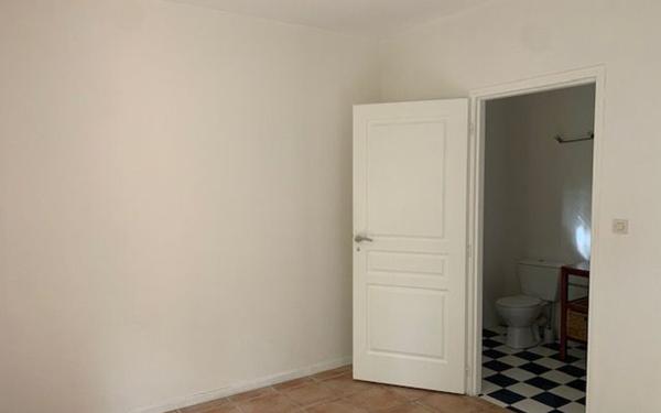 Maison à louer    6 pièces • 175 m2 Nîmes