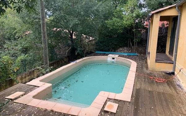 Maison à louer    6 pièces • 175 m2 Nîmes