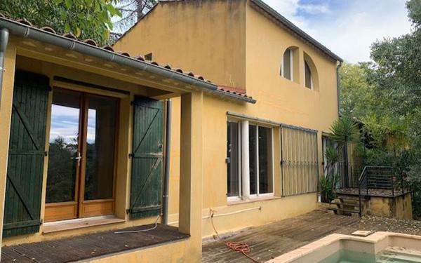 Maison à louer    6 pièces • 175 m2 Nîmes