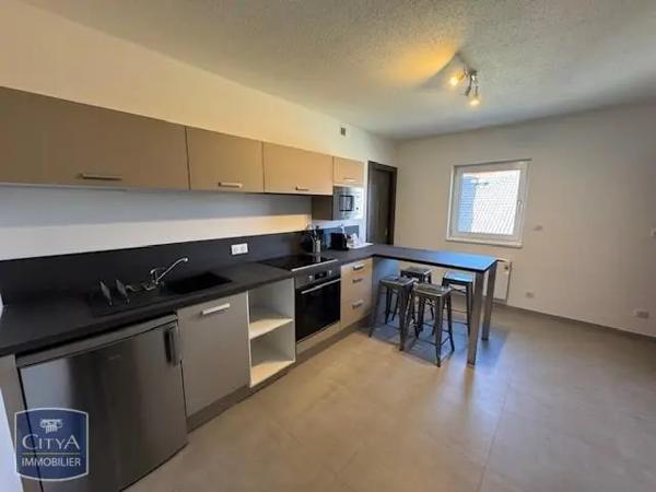 Appartement à louer 2 pièces 37.6m² Saint-Genis-Pouilly (01630)