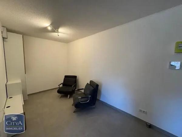 Appartement à louer 2 pièces 37.6m² Saint-Genis-Pouilly (01630)