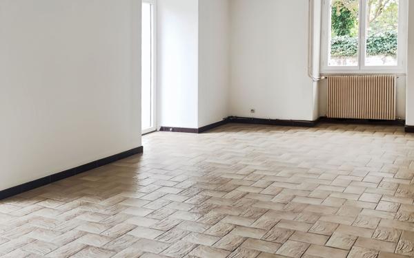 Maison à louer    5 pièces •  Douzillac