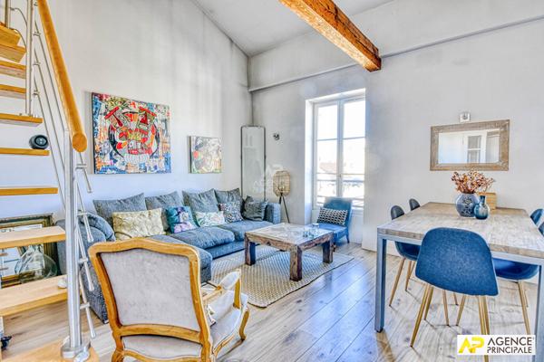 Versailles Rive-Droite Appartement 3 pièces 82 m² au sol situé au 3ème et dernier étage avec cave €580 000 ** - Référence 27285