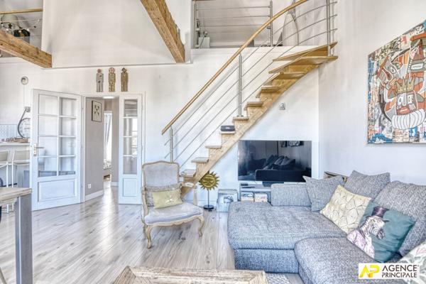 Versailles Rive-Droite Appartement 3 pièces 82 m² au sol situé au 3ème et dernier étage avec cave €580 000 ** - Référence 27285