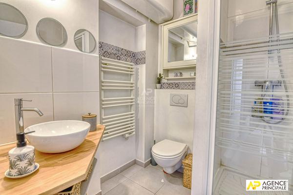 Versailles Rive-Droite Appartement 3 pièces 82 m² au sol situé au 3ème et dernier étage avec cave €580 000 ** - Référence 27285