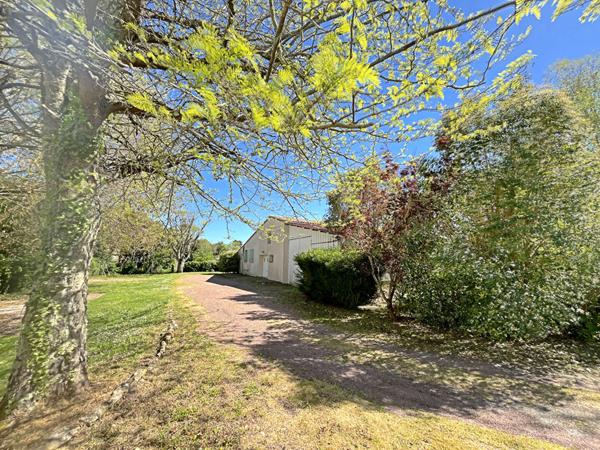 Maison Meschers Sur Gironde 7 pièce(s) 219 m2 Meschers sur gironde