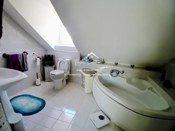 Vue sur la campagne, venez poser vos valises dans cette charmante maison familiale