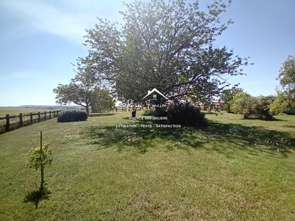 Vue sur la campagne, venez poser vos valises dans cette charmante maison familiale