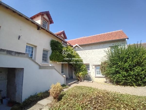 Vue sur la campagne, venez poser vos valises dans cette charmante maison familiale