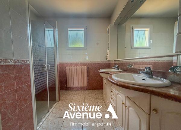 Maison 6 pièces 216 m2