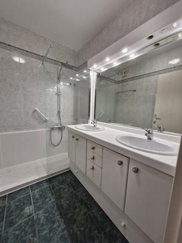 BRON CENTRE T4 DE 100 m²