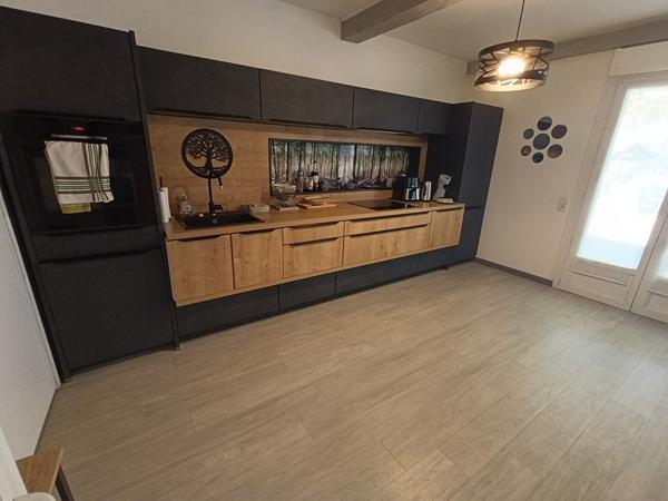 Vente
                Maison122 m² - 6 Pièces -
                    ESCATALENS (82700)