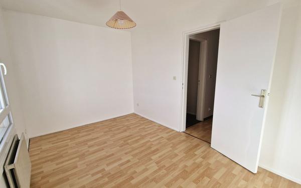 Appartement à vendre    2 pièces • 54 m2 Neuilly-sur-Marne