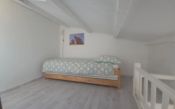 Maison à louer    2 pièces •  Régusse